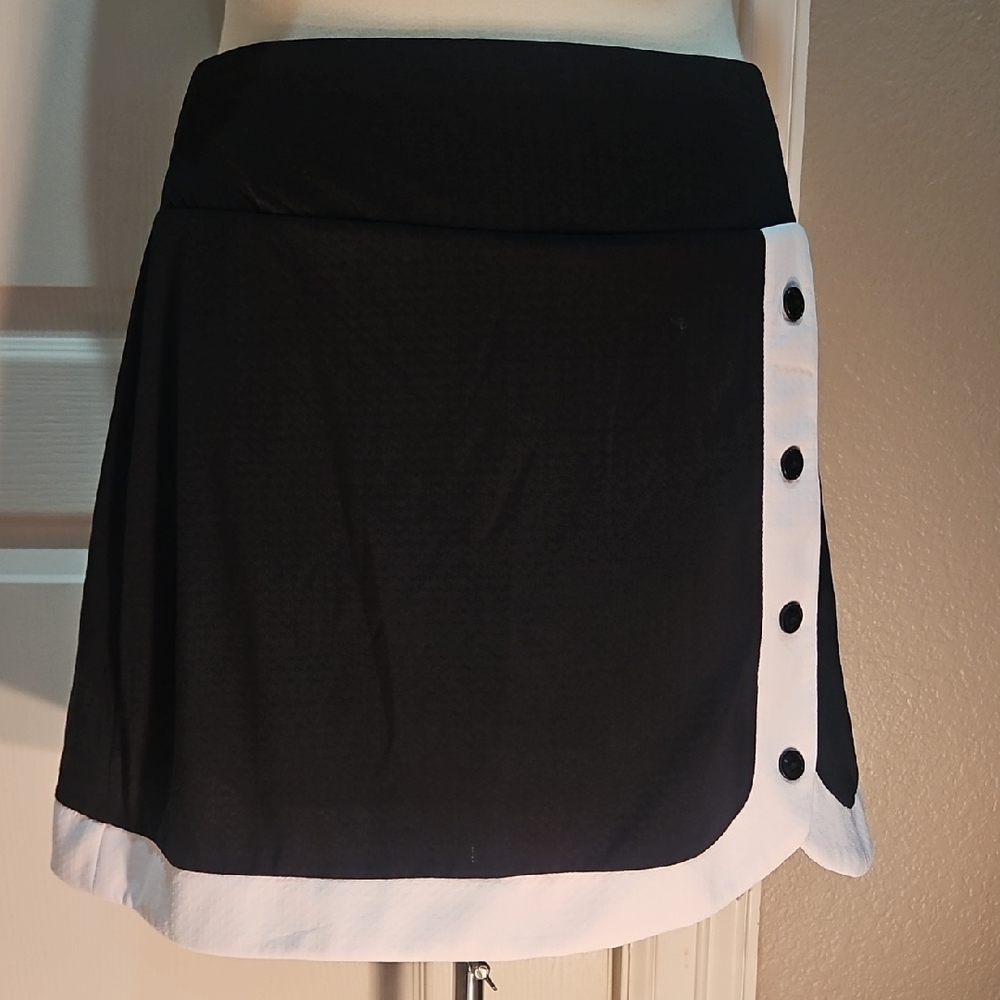 G LIFESTYLE Woman's Golf Skort Black w/white Trim Sz M